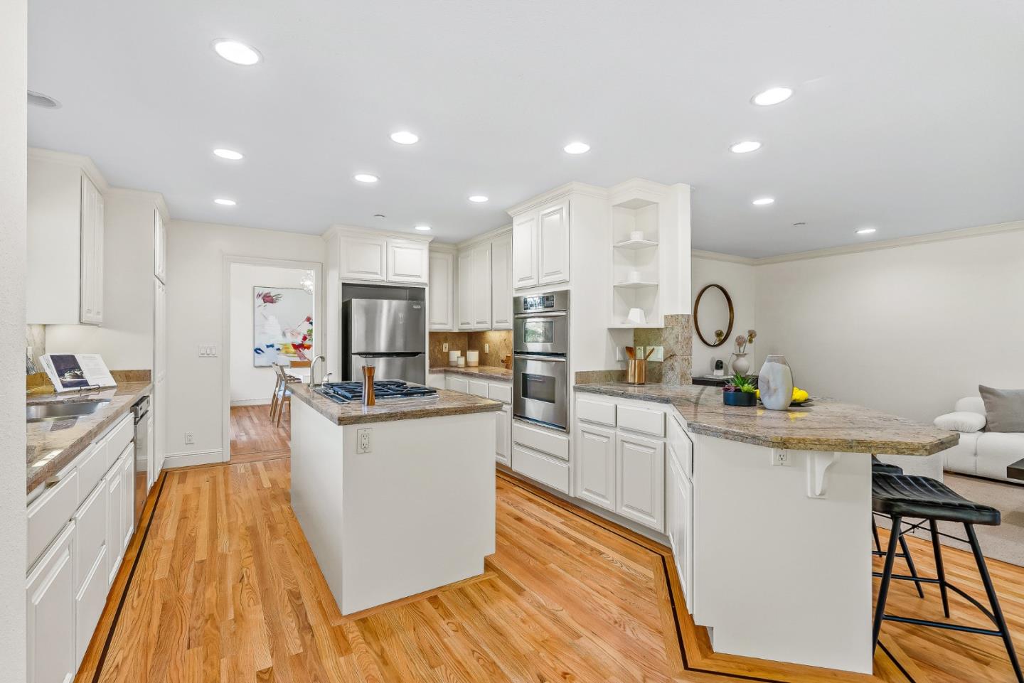 Detail Gallery Image 16 of 54 For 822 San Carlos Ave, El Granada,  CA 94018 - 3 Beds | 3/1 Baths