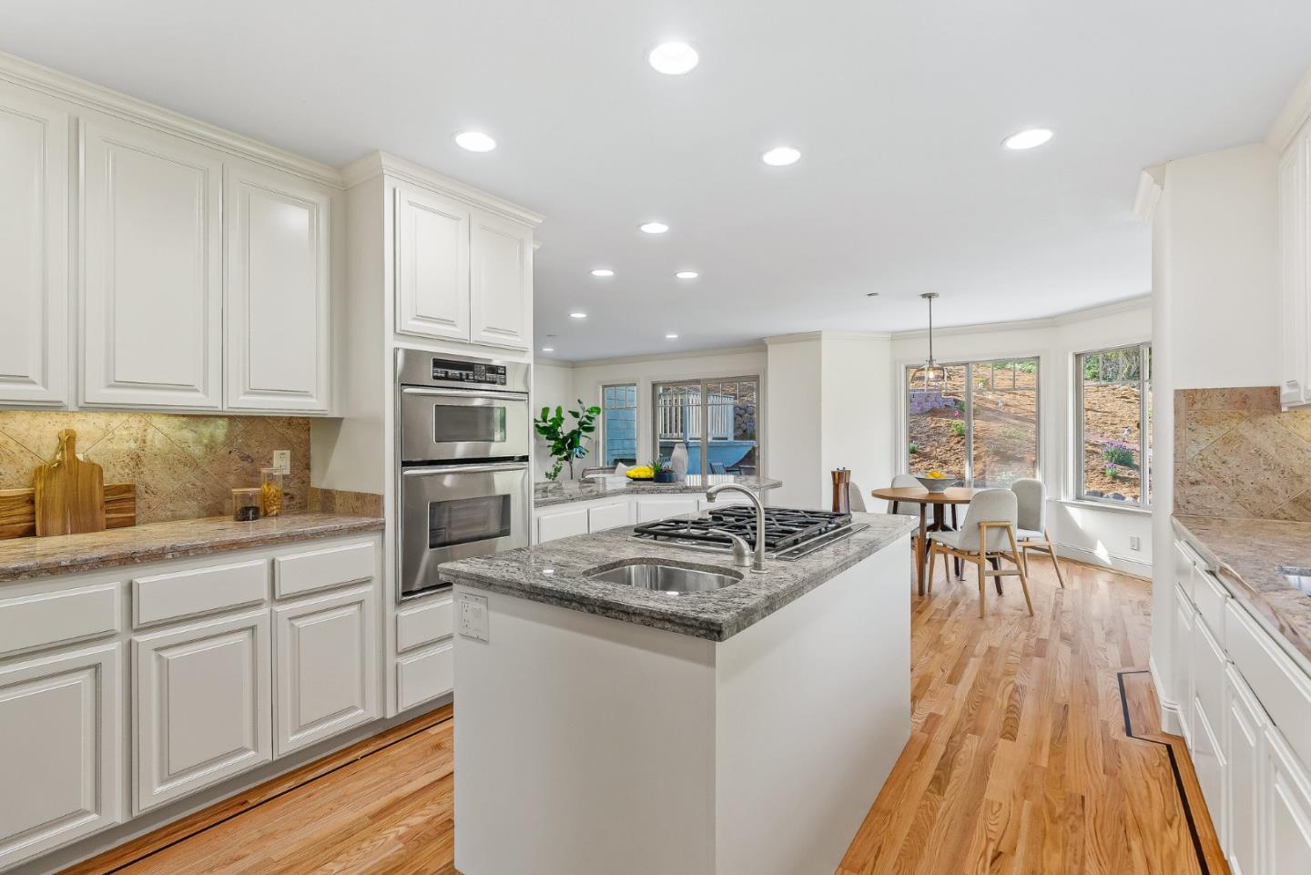 Detail Gallery Image 18 of 54 For 822 San Carlos Ave, El Granada,  CA 94018 - 3 Beds | 3/1 Baths