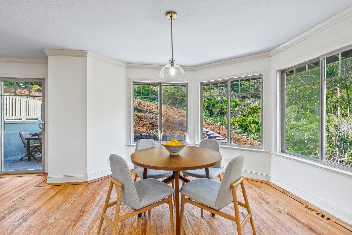 Detail Gallery Image 20 of 54 For 822 San Carlos Ave, El Granada,  CA 94018 - 3 Beds | 3/1 Baths