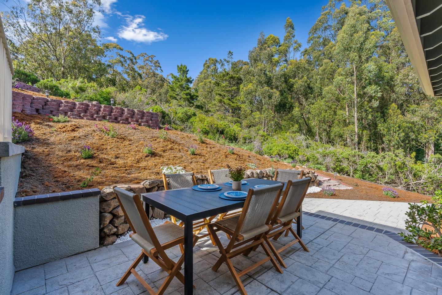 Detail Gallery Image 24 of 54 For 822 San Carlos Ave, El Granada,  CA 94018 - 3 Beds | 3/1 Baths