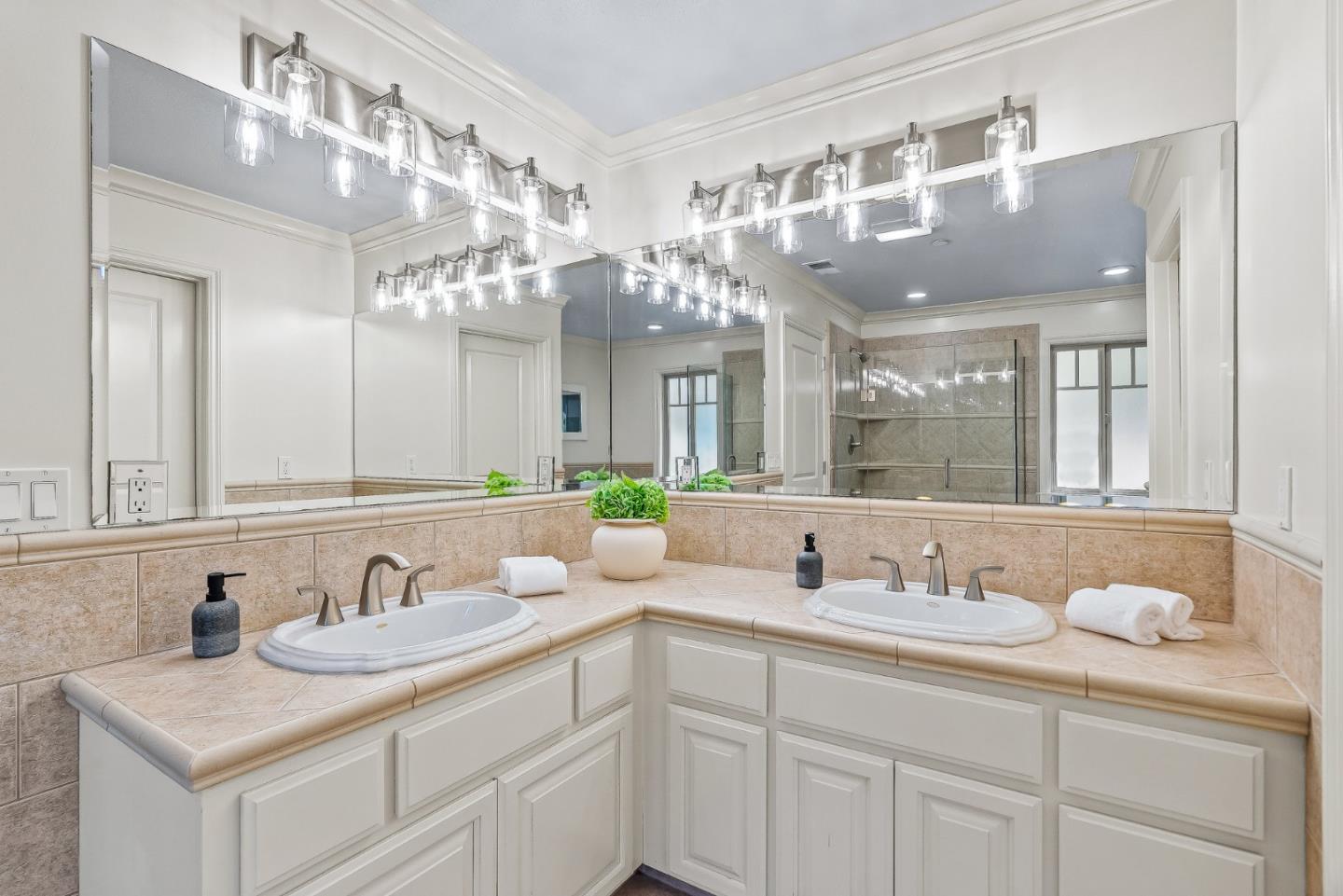 Detail Gallery Image 37 of 54 For 822 San Carlos Ave, El Granada,  CA 94018 - 3 Beds | 3/1 Baths