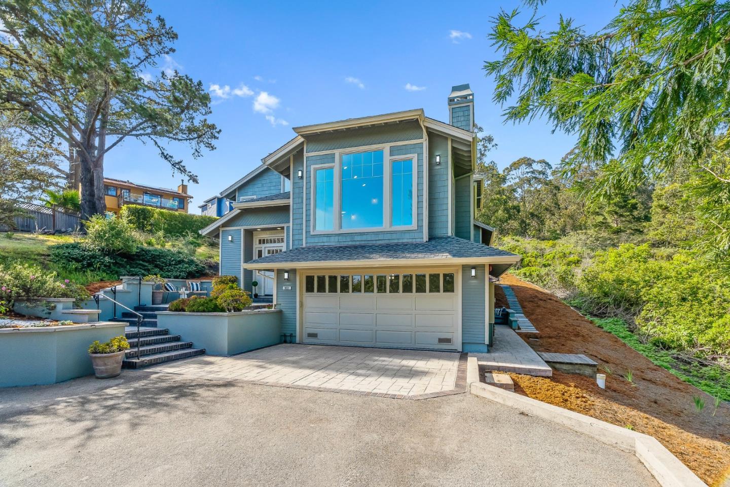 Detail Gallery Image 5 of 54 For 822 San Carlos Ave, El Granada,  CA 94018 - 3 Beds | 3/1 Baths