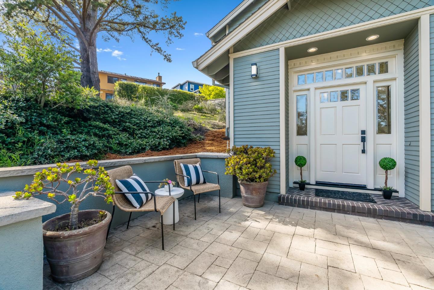 Detail Gallery Image 6 of 54 For 822 San Carlos Ave, El Granada,  CA 94018 - 3 Beds | 3/1 Baths