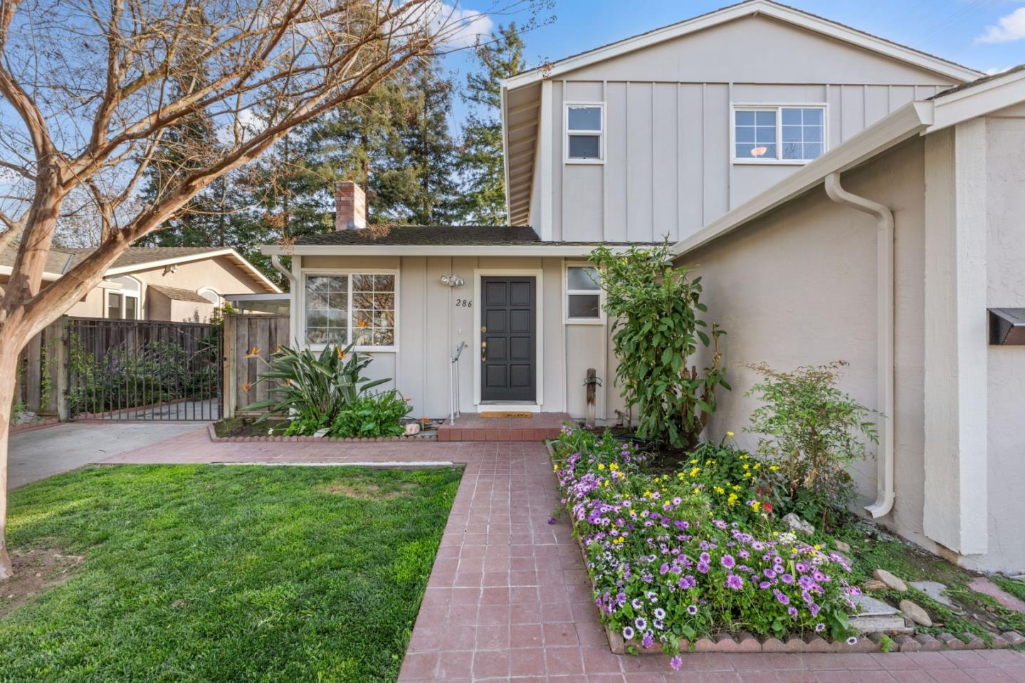 Detail Gallery Image 2 of 28 For 286 Curie Dr, San Jose,  CA 95119 - 4 Beds | 2 Baths