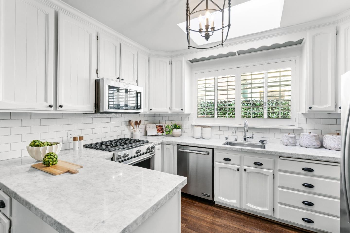 Detail Gallery Image 11 of 88 For 1002 9th Ave, San Mateo,  CA 94402 - 4 Beds | 2 Baths