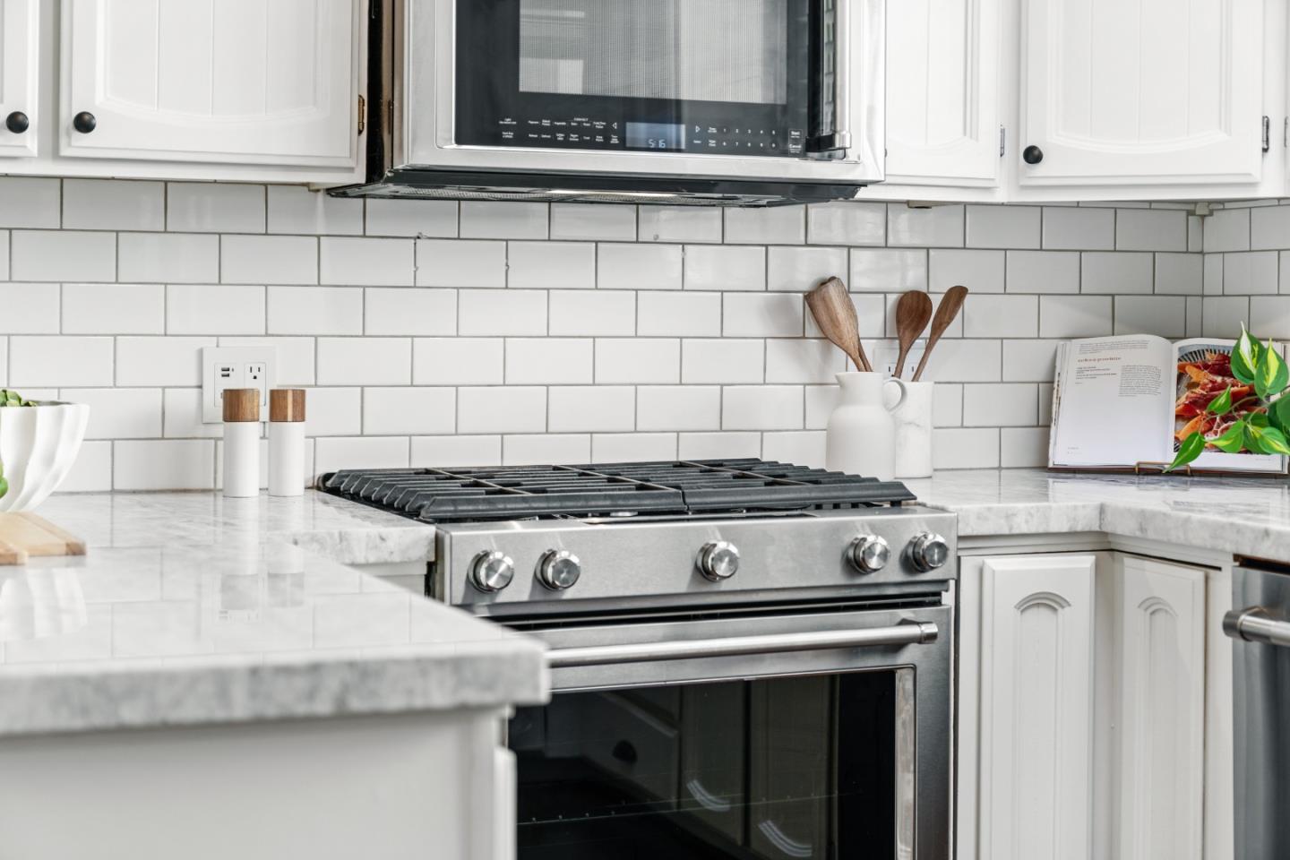 Detail Gallery Image 12 of 88 For 1002 9th Ave, San Mateo,  CA 94402 - 4 Beds | 2 Baths