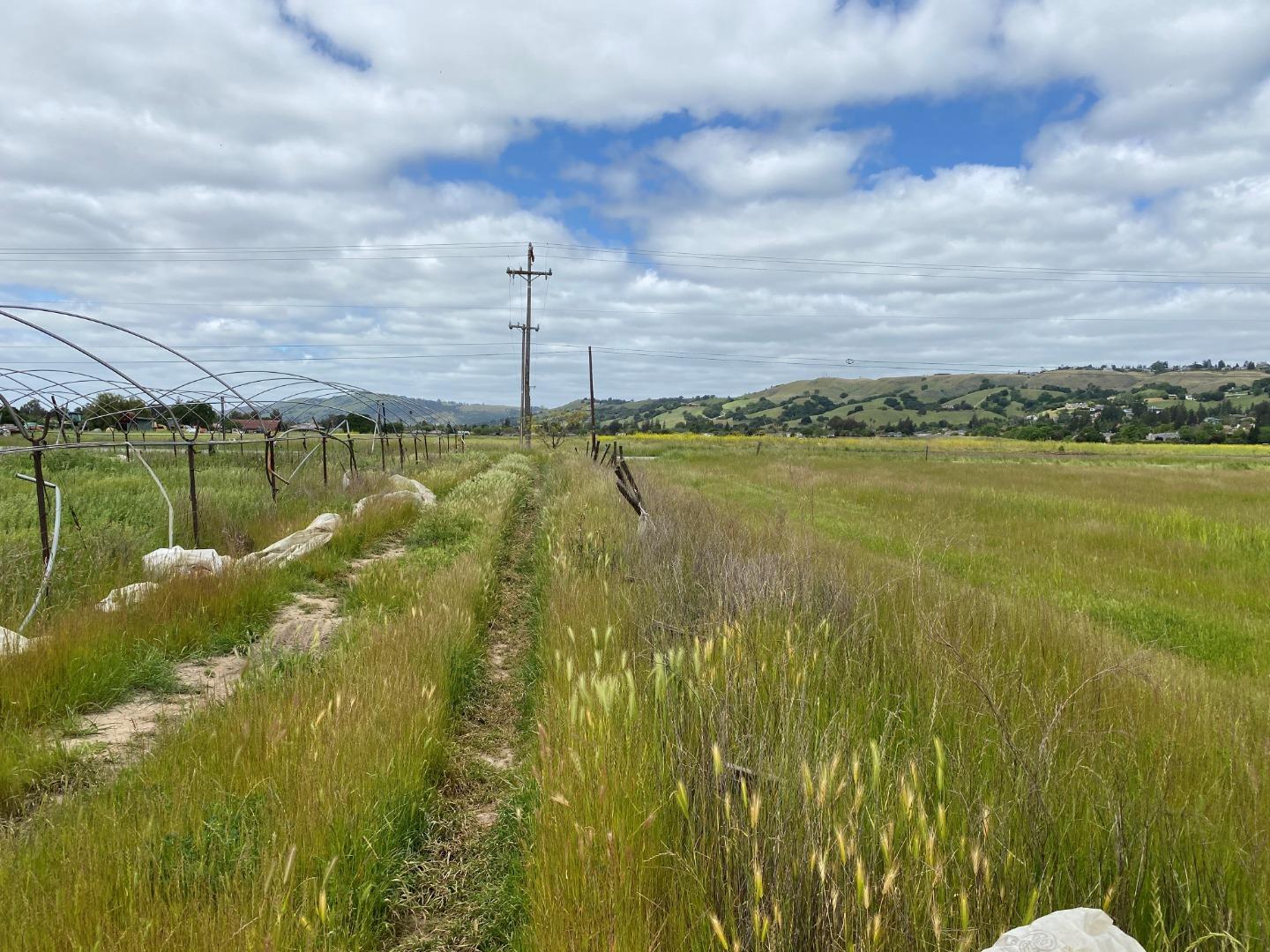 Detail Gallery Image 2 of 11 For 15860 Hill Rd a,  Morgan Hill,  CA 95037 - 2 Beds | 1 Baths