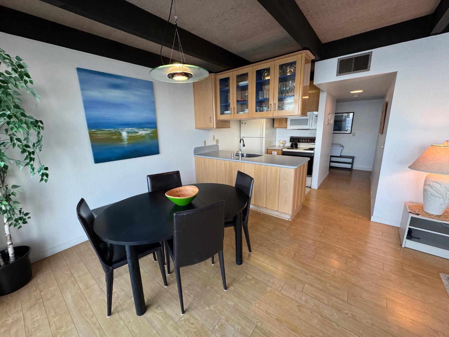 Detail Gallery Image 5 of 11 For 230 Rio Del Mar Blvd #K,  Aptos,  CA 95003 - 2 Beds | 2 Baths
