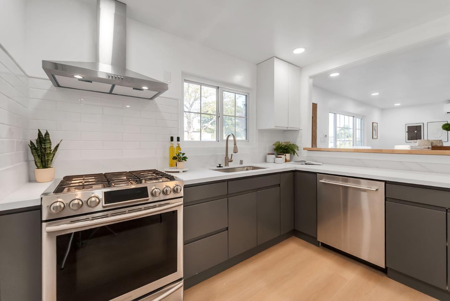 Detail Gallery Image 7 of 31 For 2542 Painted Rock Dr, Santa Clara,  CA 95051 - 3 Beds | 1 Baths