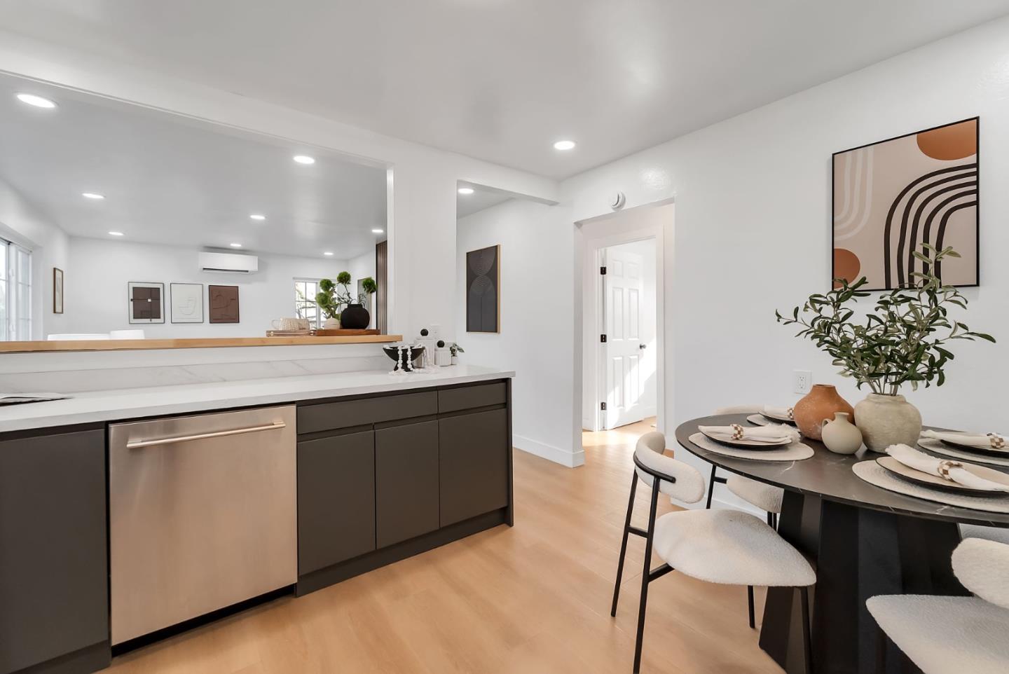 Detail Gallery Image 8 of 31 For 2542 Painted Rock Dr, Santa Clara,  CA 95051 - 3 Beds | 1 Baths