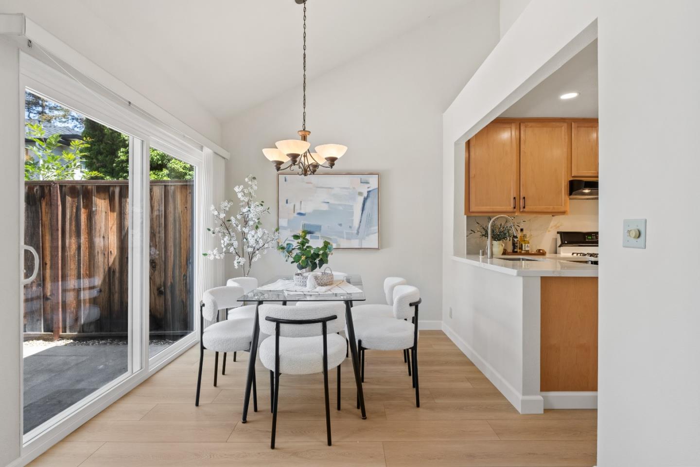 Detail Gallery Image 5 of 49 For 1337 Lefont Dr, San Jose,  CA 95131 - 4 Beds | 3 Baths