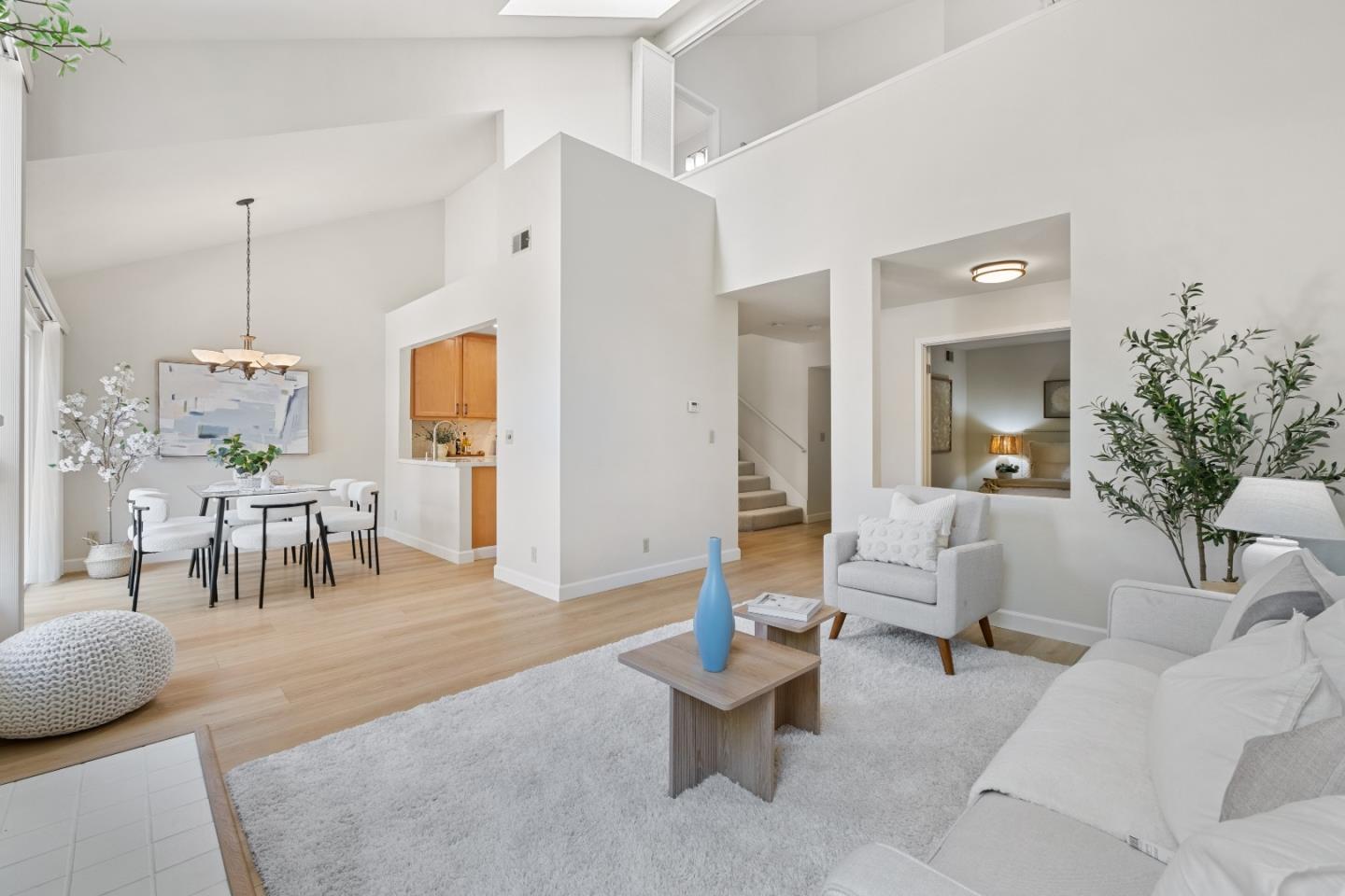 Detail Gallery Image 8 of 49 For 1337 Lefont Dr, San Jose,  CA 95131 - 4 Beds | 3 Baths