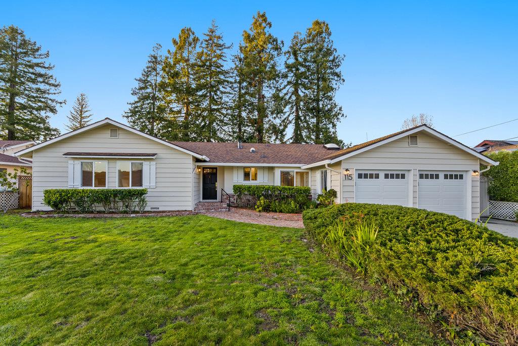 Detail Gallery Image 2 of 25 For 115 Crestview Ter, Santa Cruz,  CA 95060 - 3 Beds | 3 Baths