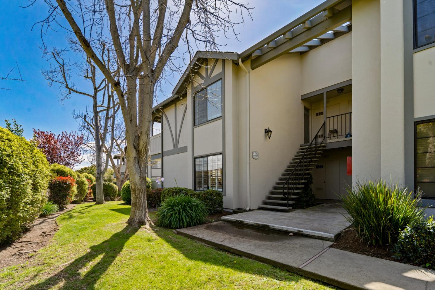 Detail Gallery Image 10 of 14 For 1061 Riker St #1,  Salinas,  CA 93901 - 2 Beds | 1 Baths