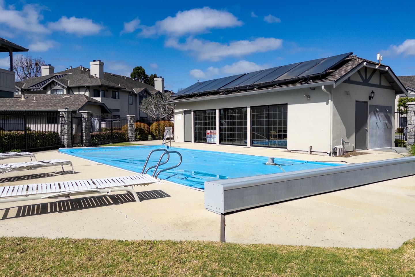 Detail Gallery Image 11 of 14 For 1061 Riker St #1,  Salinas,  CA 93901 - 2 Beds | 1 Baths