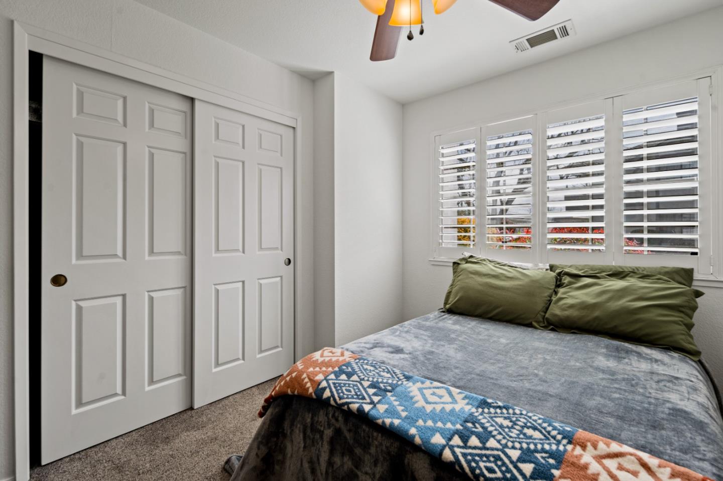 Detail Gallery Image 5 of 14 For 1061 Riker St #1,  Salinas,  CA 93901 - 2 Beds | 1 Baths