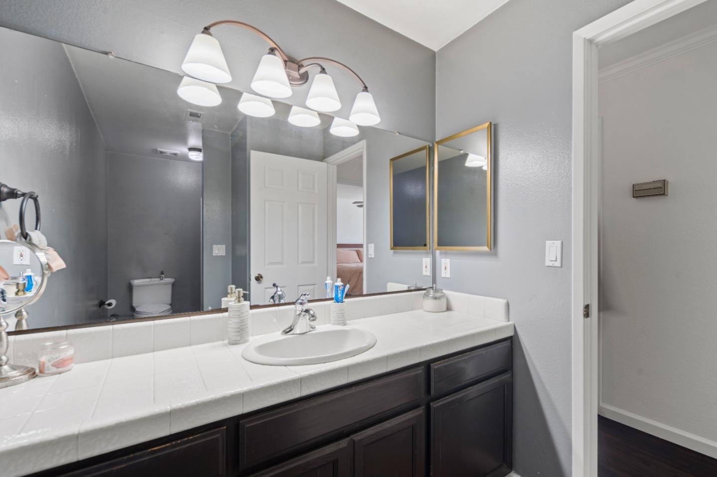 Detail Gallery Image 6 of 14 For 1061 Riker St #1,  Salinas,  CA 93901 - 2 Beds | 1 Baths