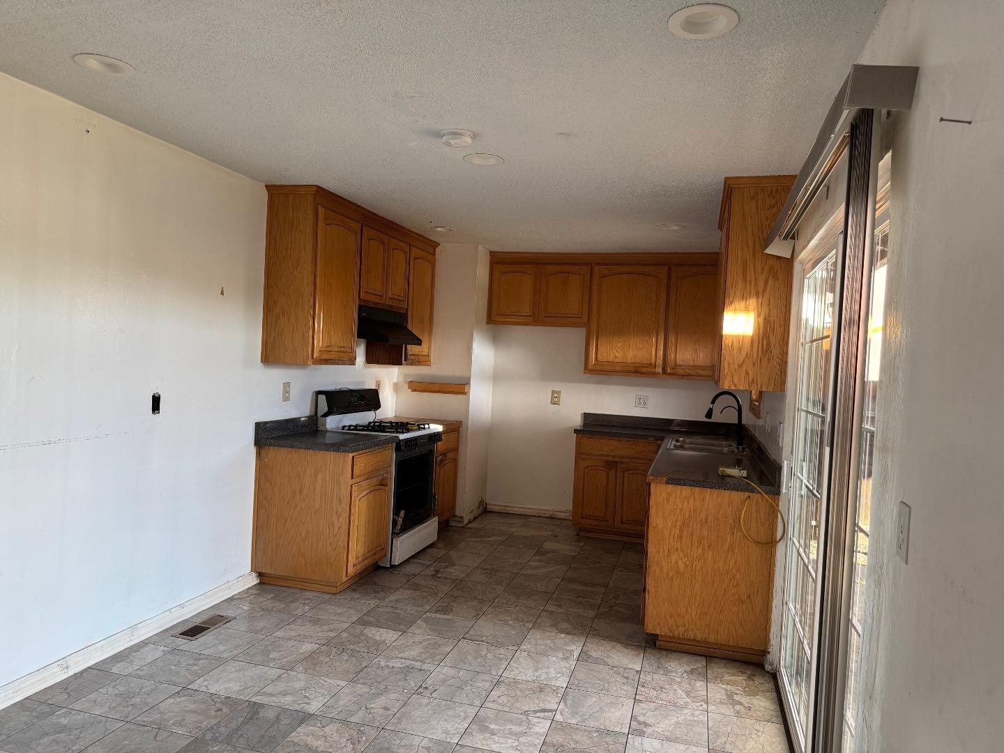 Detail Gallery Image 16 of 30 For 905 S Capitol Ave, San Jose,  CA 95127 - 4 Beds | 2 Baths