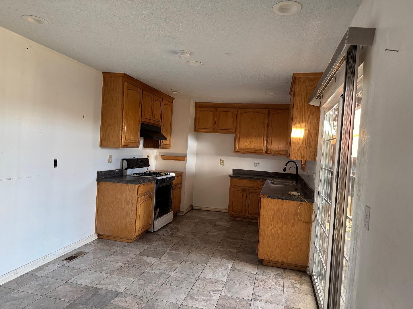 Detail Gallery Image 17 of 30 For 905 S Capitol Ave, San Jose,  CA 95127 - 4 Beds | 2 Baths