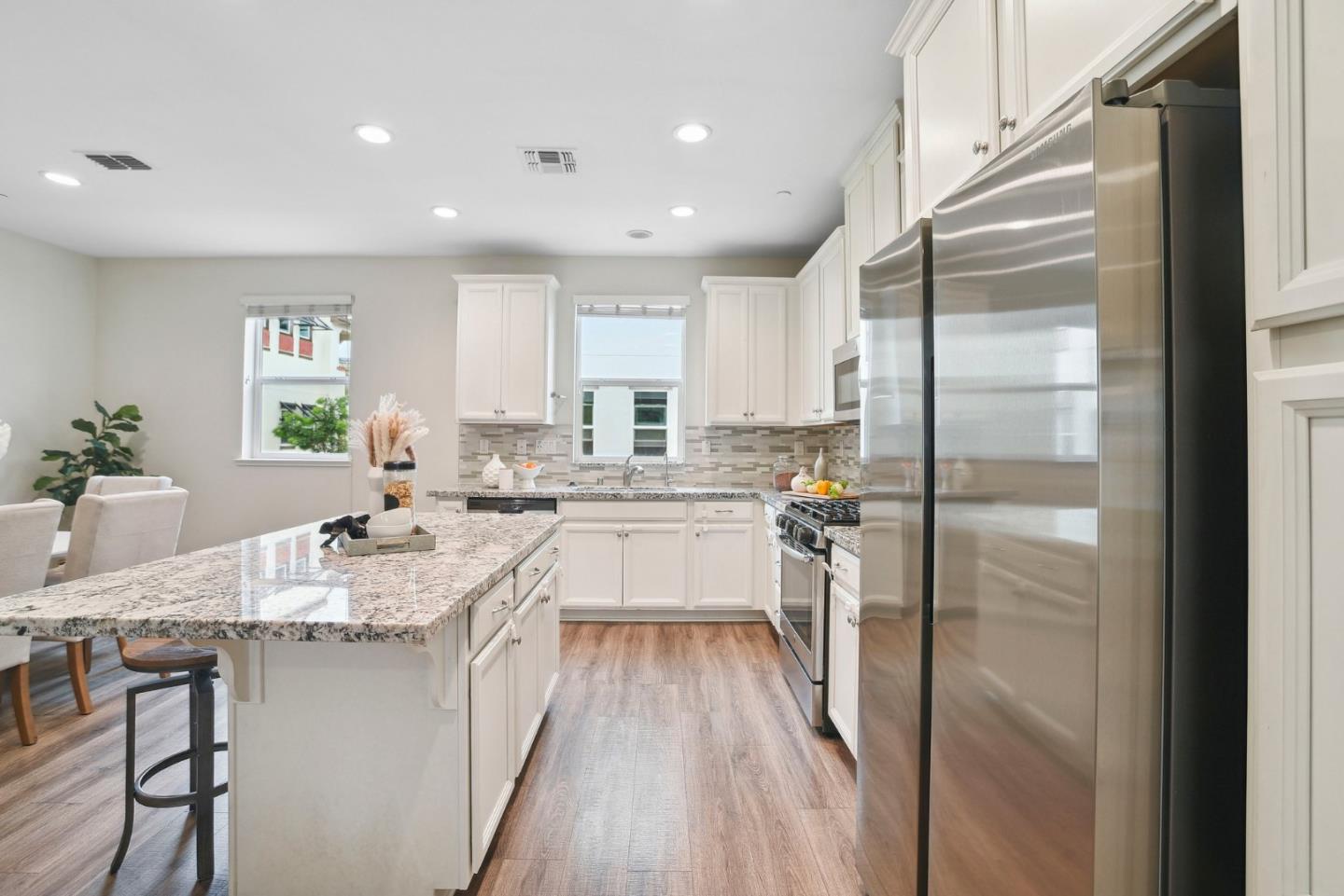 Detail Gallery Image 15 of 54 For 2736 Cannara Ln #4,  San Jose,  CA 95111 - 3 Beds | 3/1 Baths