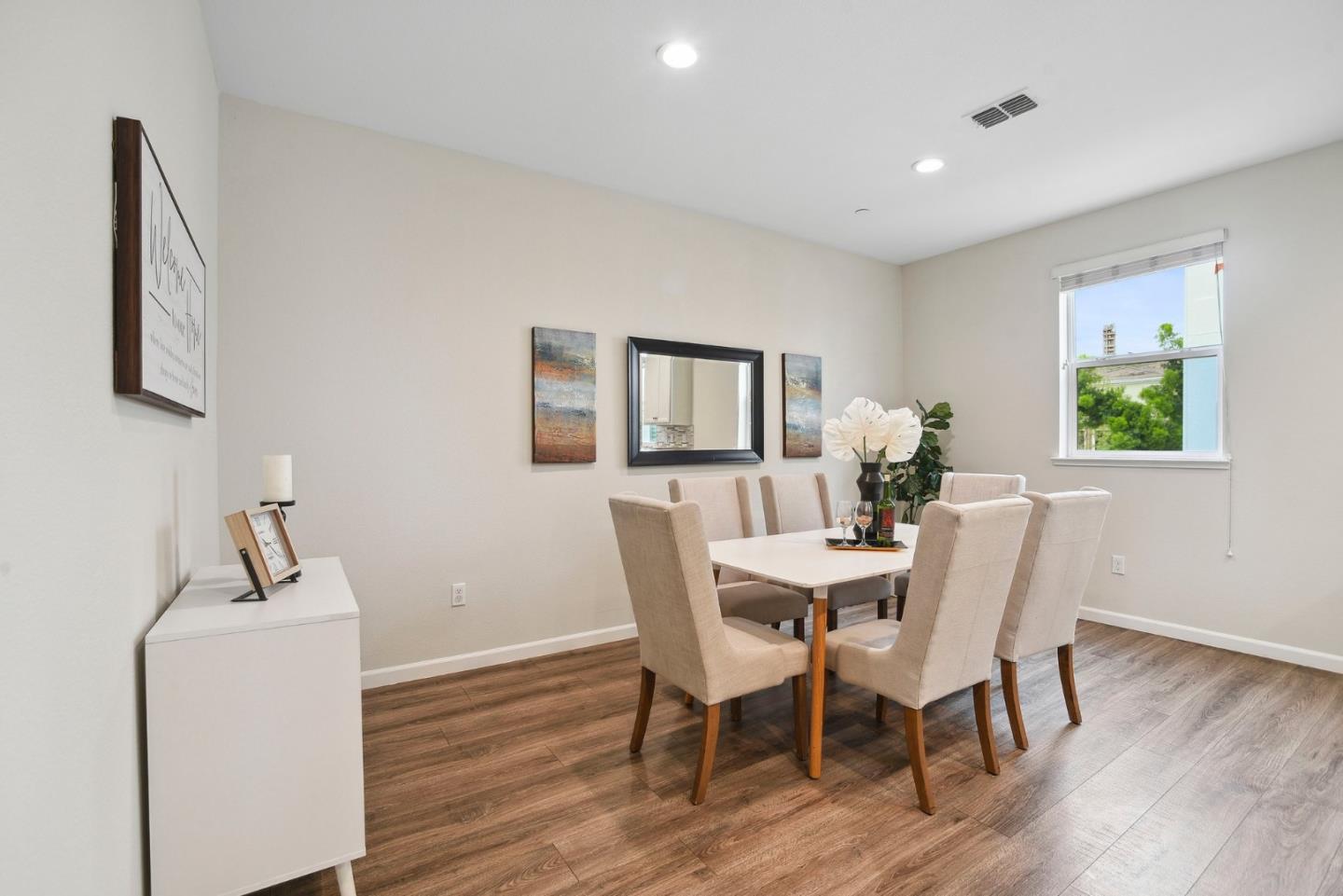 Detail Gallery Image 18 of 54 For 2736 Cannara Ln #4,  San Jose,  CA 95111 - 3 Beds | 3/1 Baths