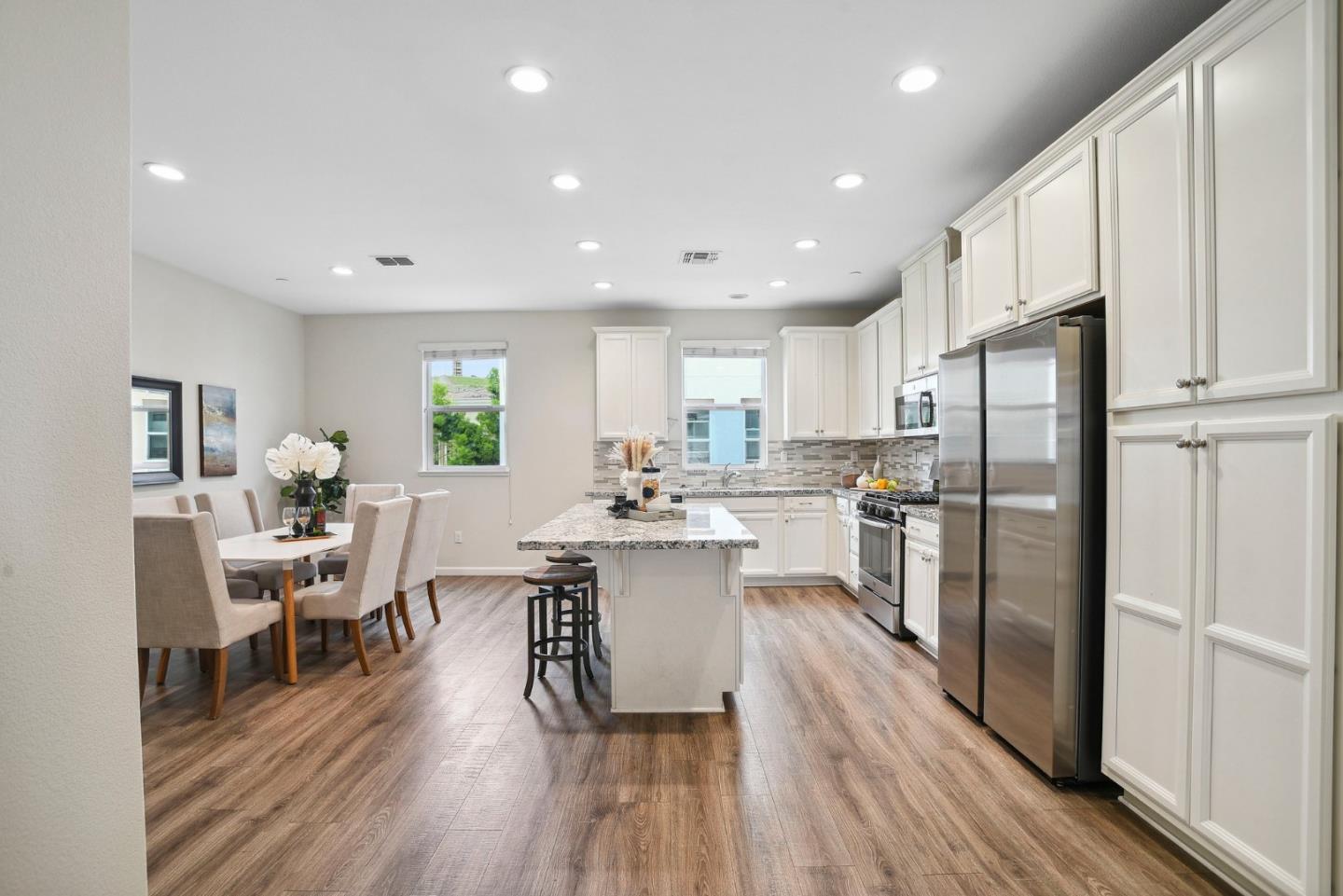 Detail Gallery Image 2 of 54 For 2736 Cannara Ln #4,  San Jose,  CA 95111 - 3 Beds | 3/1 Baths
