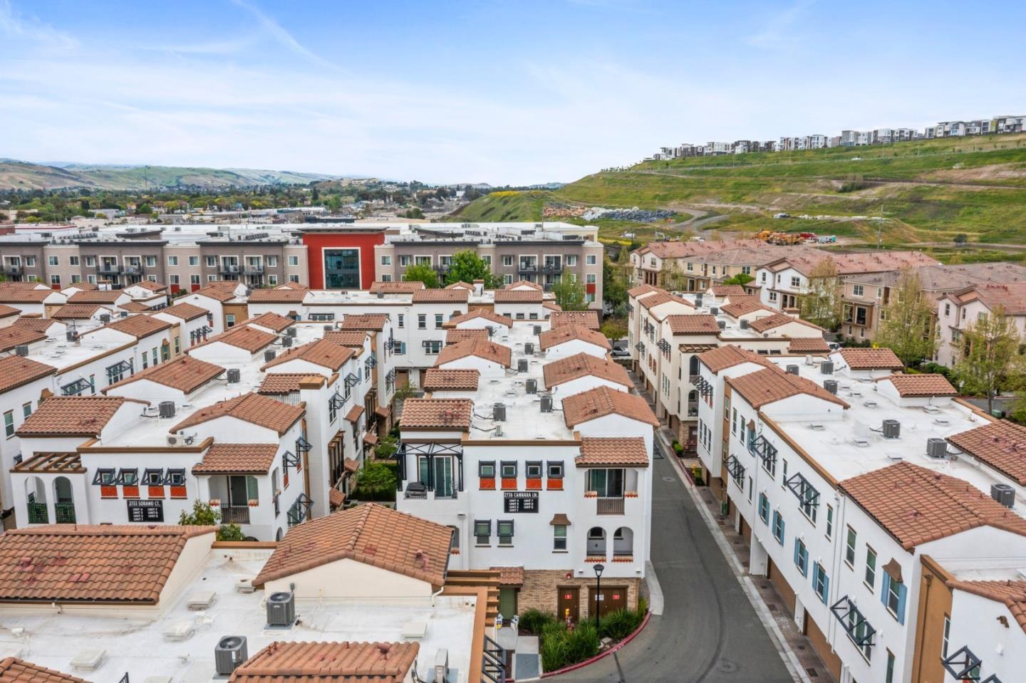 Detail Gallery Image 6 of 54 For 2736 Cannara Ln #4,  San Jose,  CA 95111 - 3 Beds | 3/1 Baths