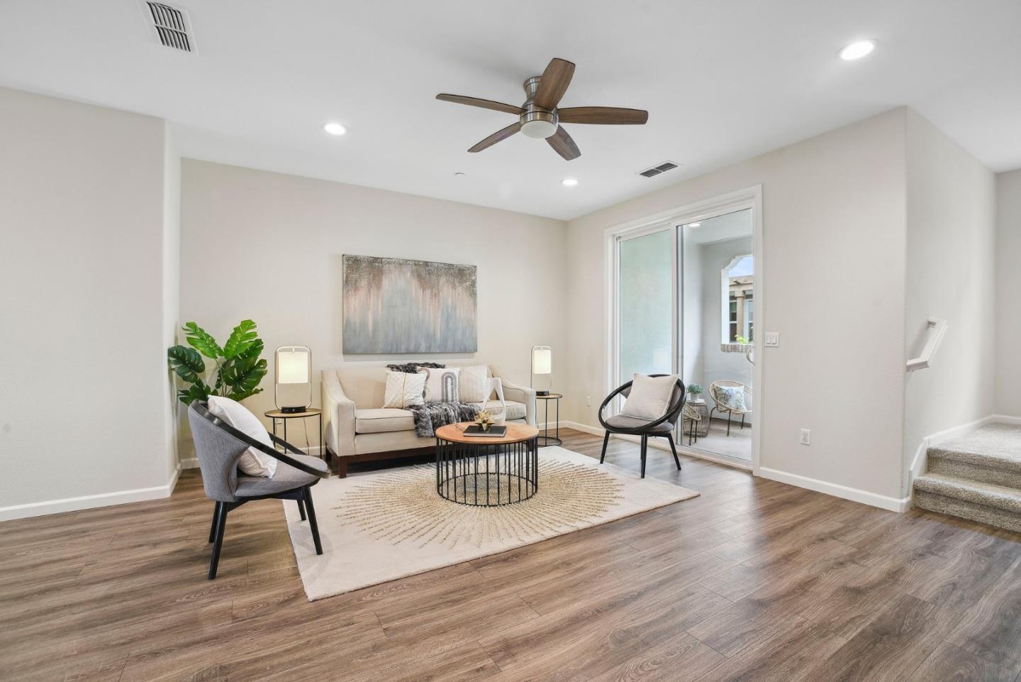Detail Gallery Image 8 of 54 For 2736 Cannara Ln #4,  San Jose,  CA 95111 - 3 Beds | 3/1 Baths