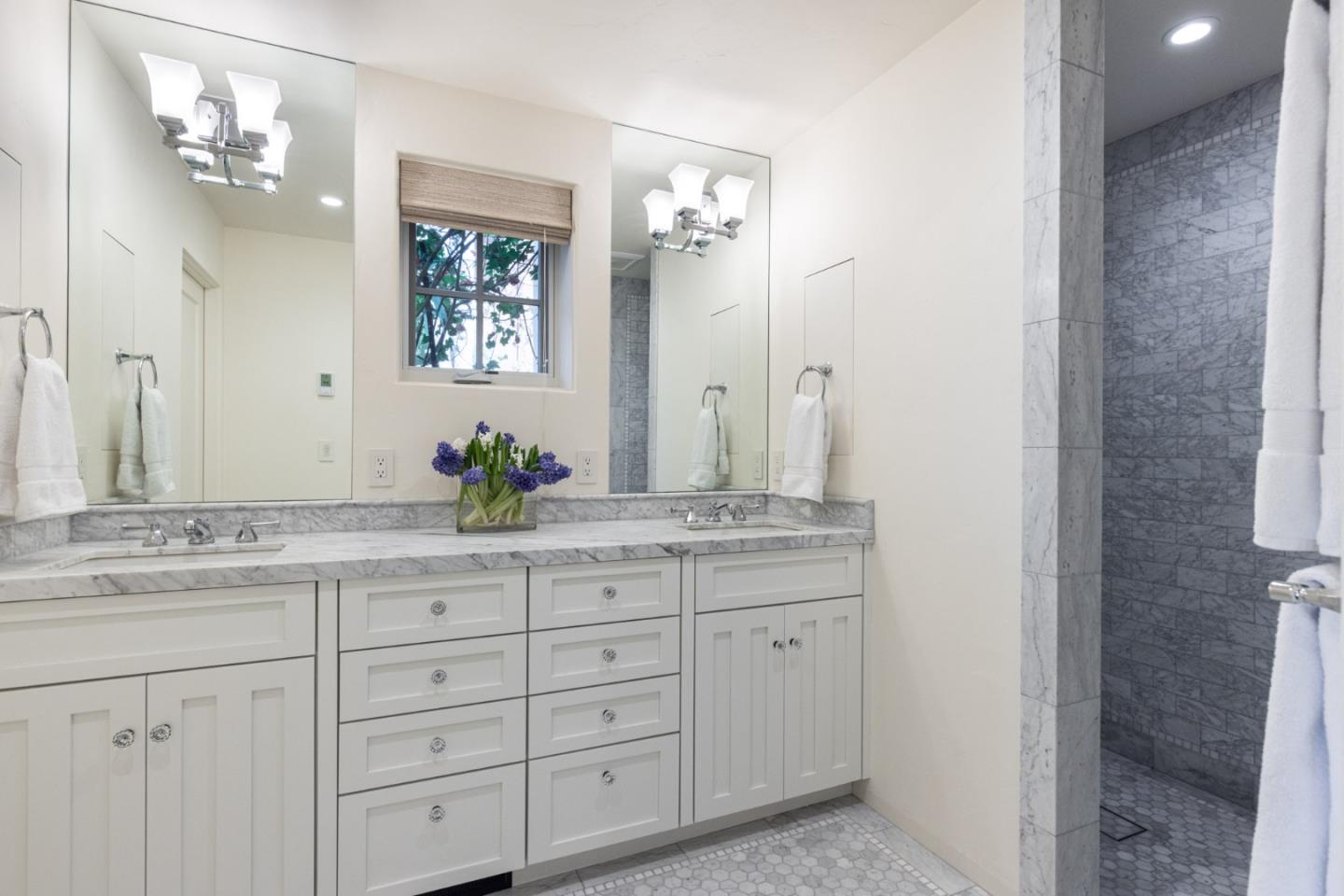 Detail Gallery Image 11 of 29 For 24429 Portola Ave, Carmel,  CA 93923 - 4 Beds | 3/1 Baths