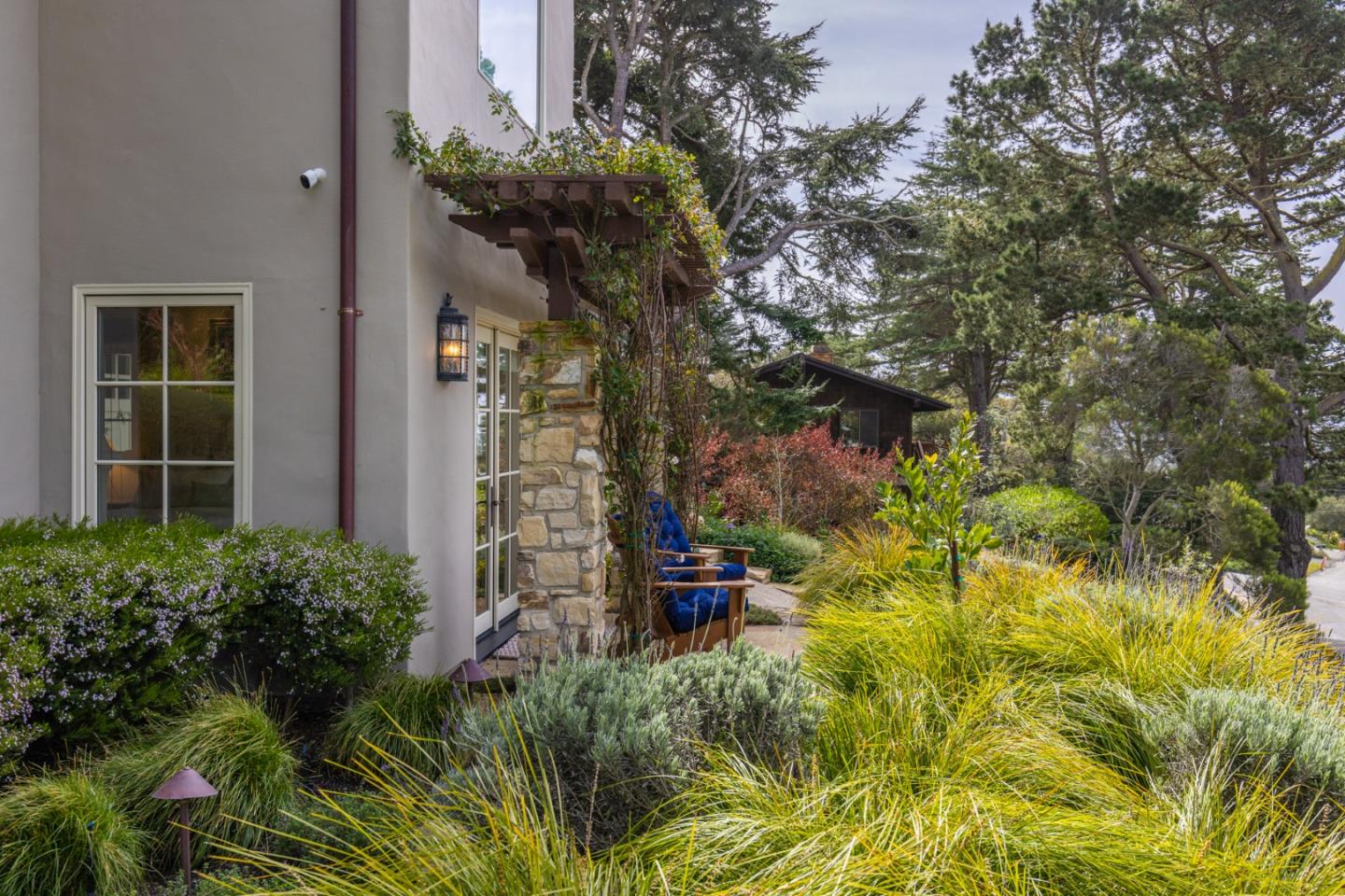 Detail Gallery Image 12 of 29 For 24429 Portola Ave, Carmel,  CA 93923 - 4 Beds | 3/1 Baths
