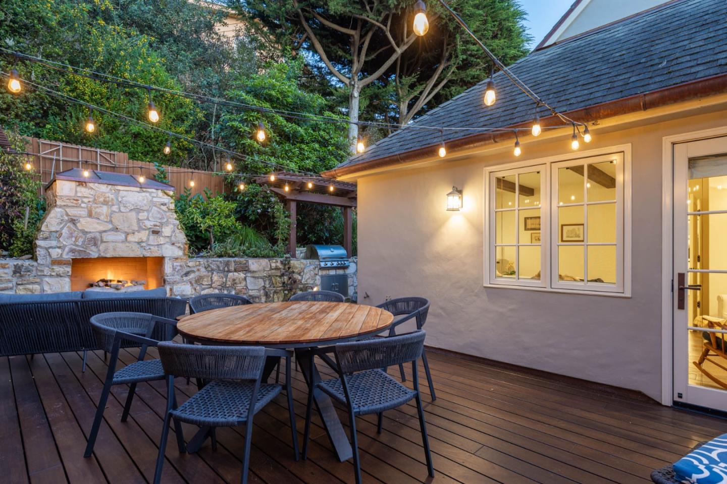 Detail Gallery Image 16 of 29 For 24429 Portola Ave, Carmel,  CA 93923 - 4 Beds | 3/1 Baths