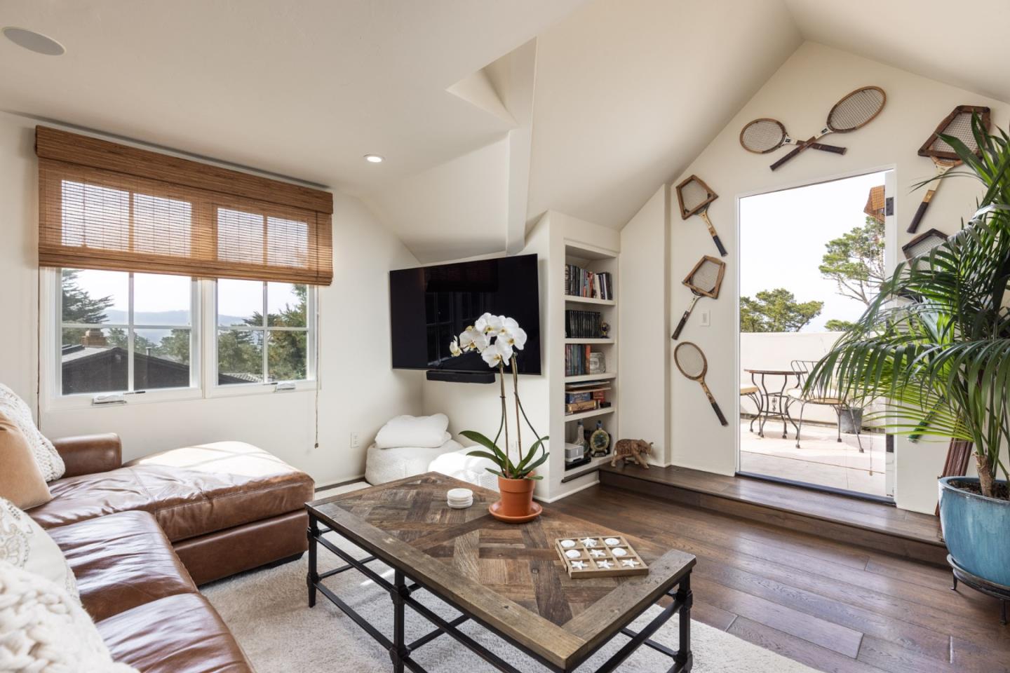 Detail Gallery Image 18 of 29 For 24429 Portola Ave, Carmel,  CA 93923 - 4 Beds | 3/1 Baths