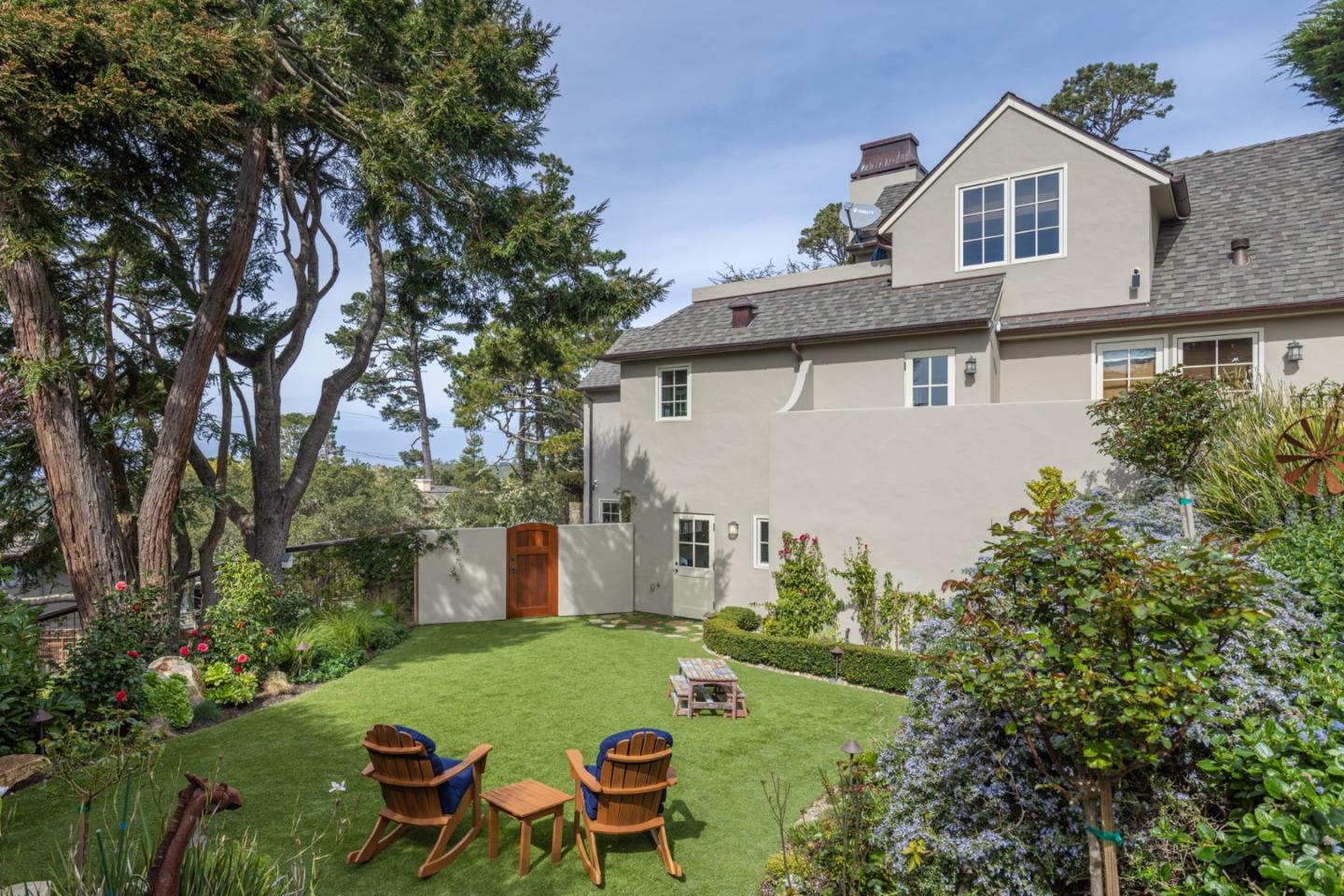 Detail Gallery Image 23 of 29 For 24429 Portola Ave, Carmel,  CA 93923 - 4 Beds | 3/1 Baths