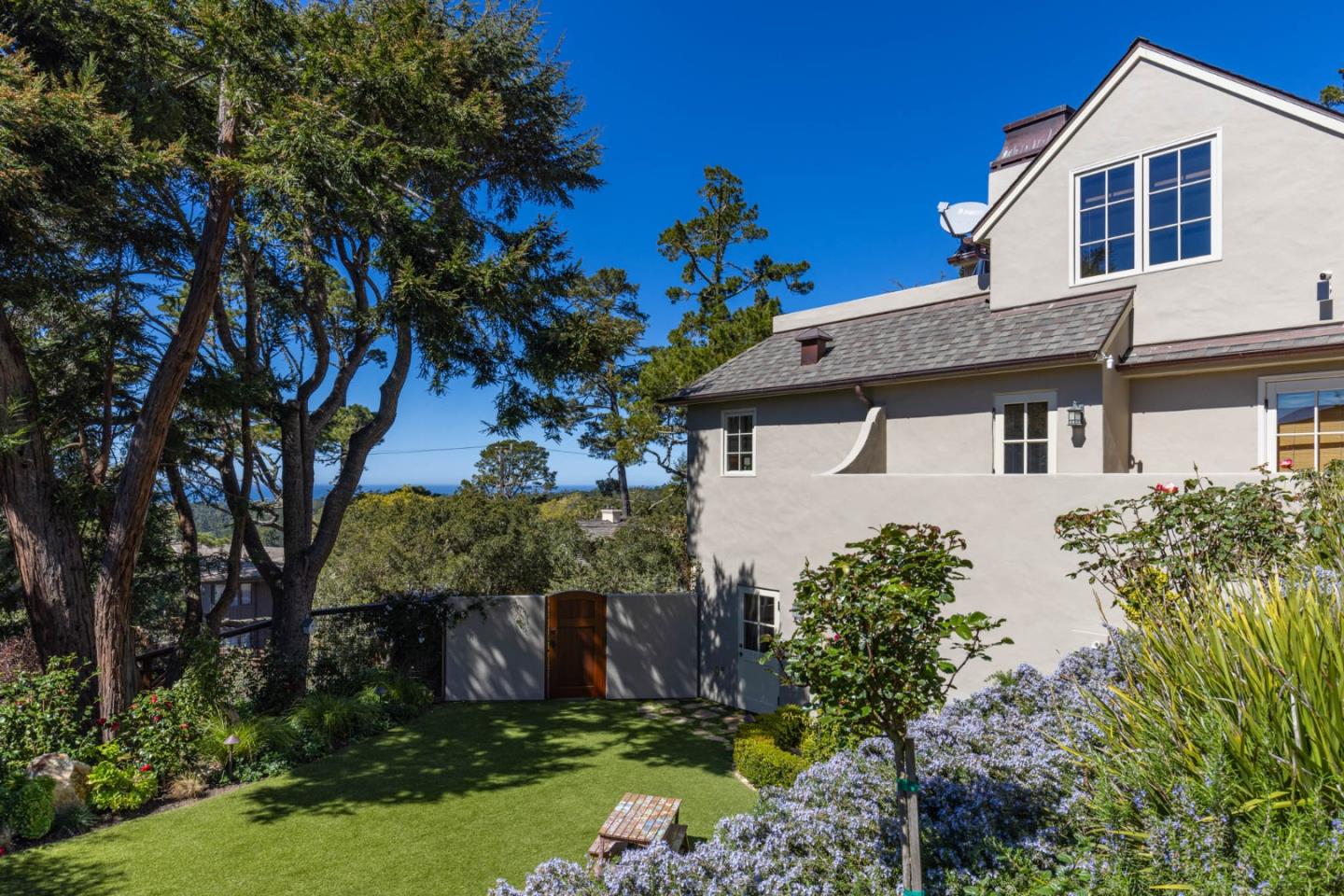 Detail Gallery Image 25 of 29 For 24429 Portola Ave, Carmel,  CA 93923 - 4 Beds | 3/1 Baths