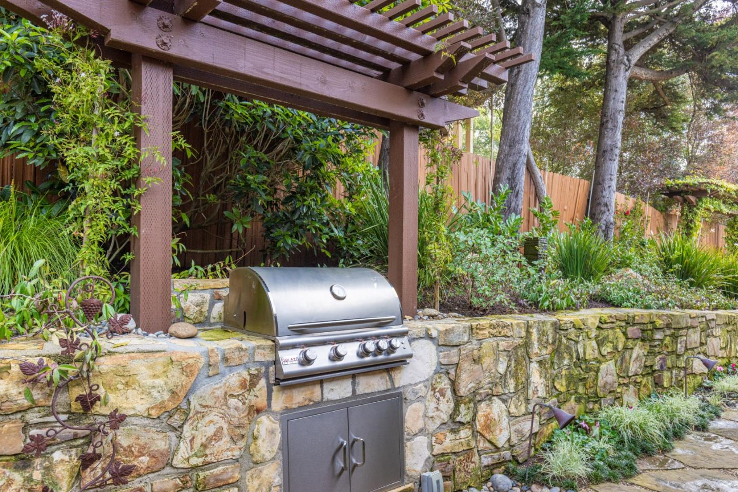 Detail Gallery Image 27 of 29 For 24429 Portola Ave, Carmel,  CA 93923 - 4 Beds | 3/1 Baths
