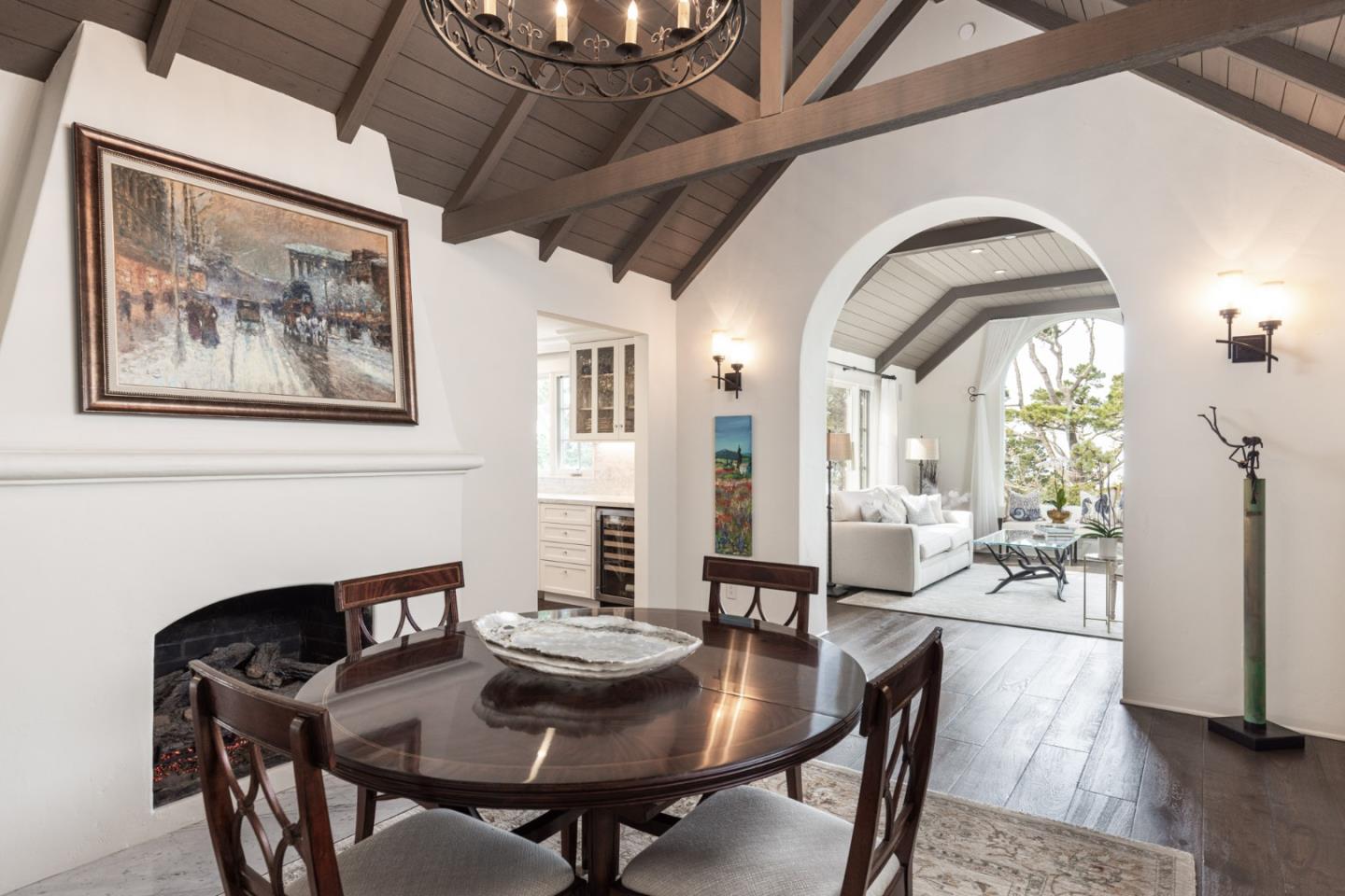 Detail Gallery Image 4 of 29 For 24429 Portola Ave, Carmel,  CA 93923 - 4 Beds | 3/1 Baths