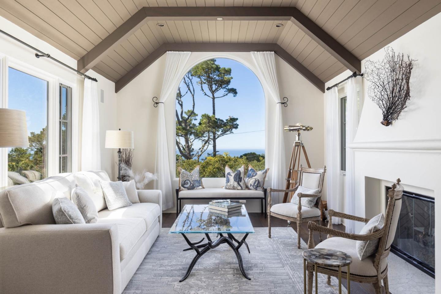 Detail Gallery Image 5 of 29 For 24429 Portola Ave, Carmel,  CA 93923 - 4 Beds | 3/1 Baths