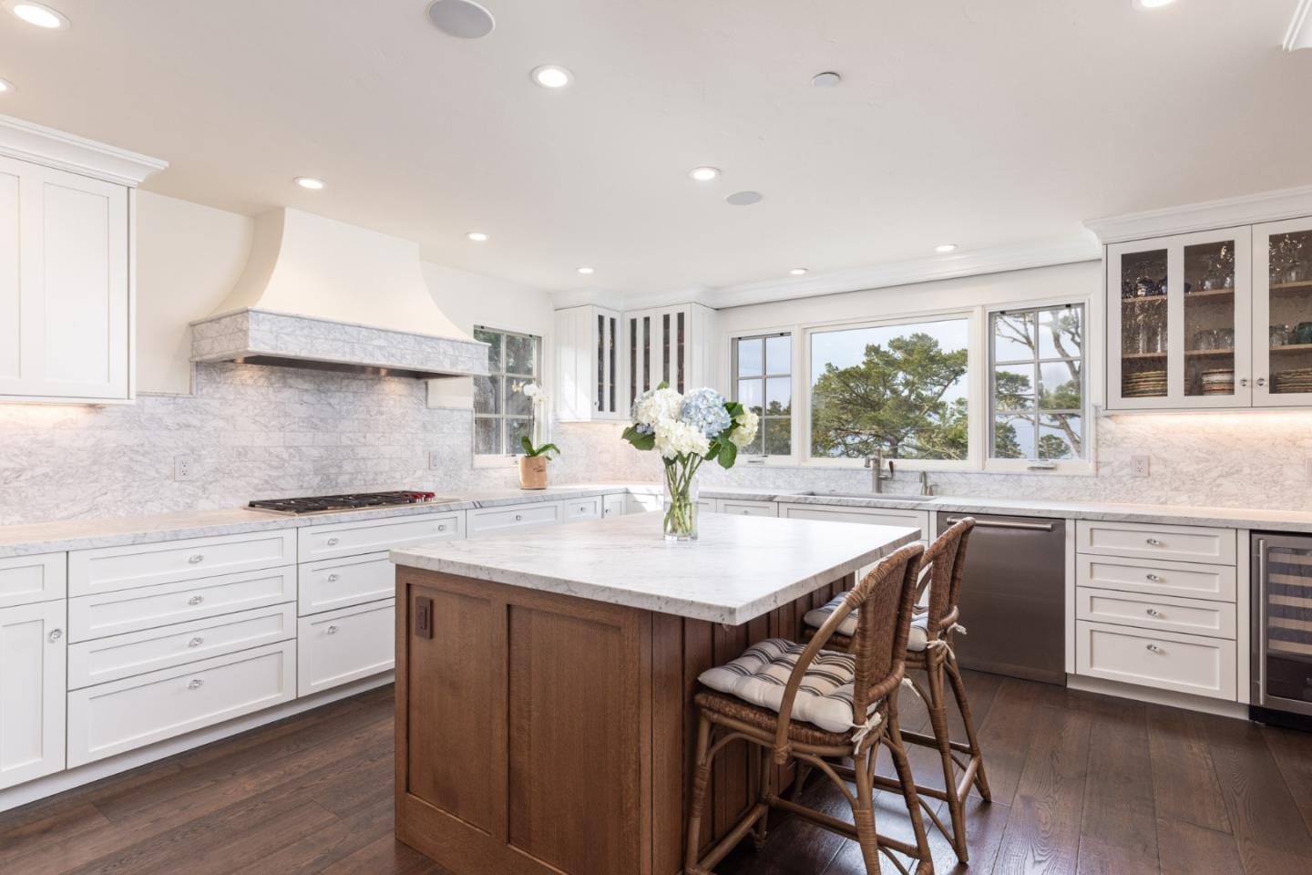 Detail Gallery Image 6 of 29 For 24429 Portola Ave, Carmel,  CA 93923 - 4 Beds | 3/1 Baths