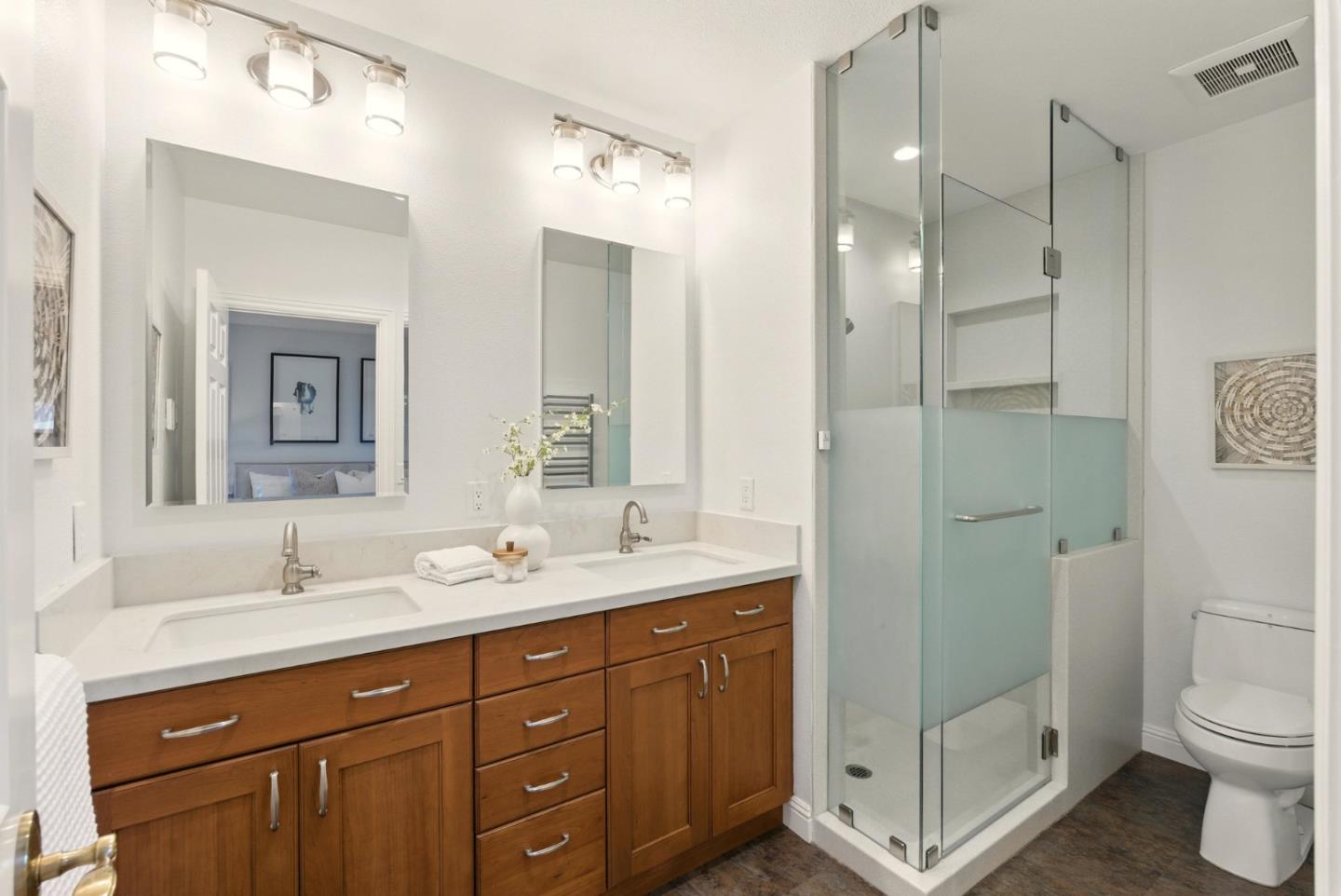 Detail Gallery Image 22 of 69 For 945 Lantana Dr, Sunnyvale,  CA 94086 - 5 Beds | 4 Baths