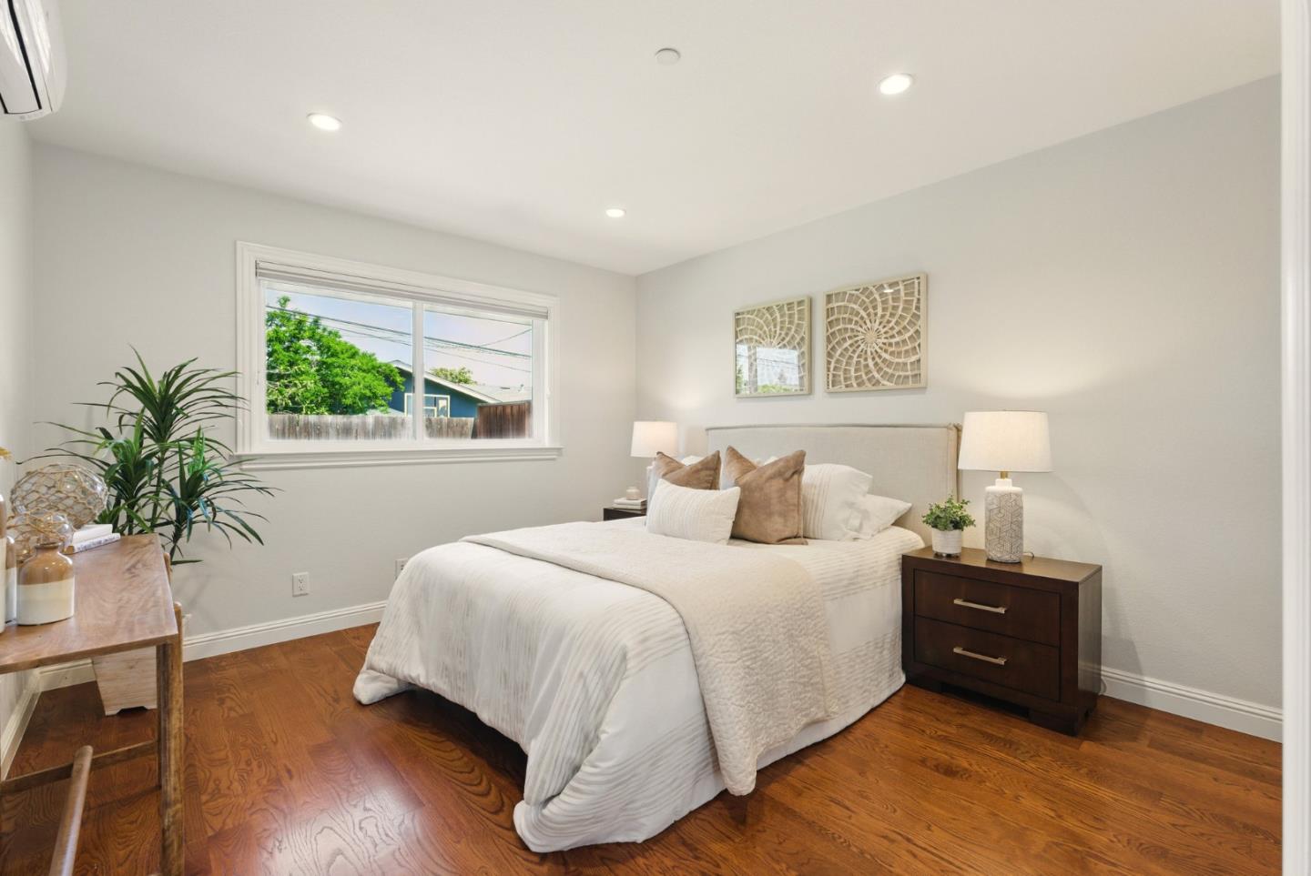 Detail Gallery Image 24 of 69 For 945 Lantana Dr, Sunnyvale,  CA 94086 - 5 Beds | 4 Baths
