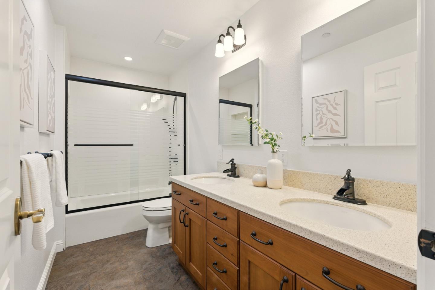 Detail Gallery Image 27 of 69 For 945 Lantana Dr, Sunnyvale,  CA 94086 - 5 Beds | 4 Baths