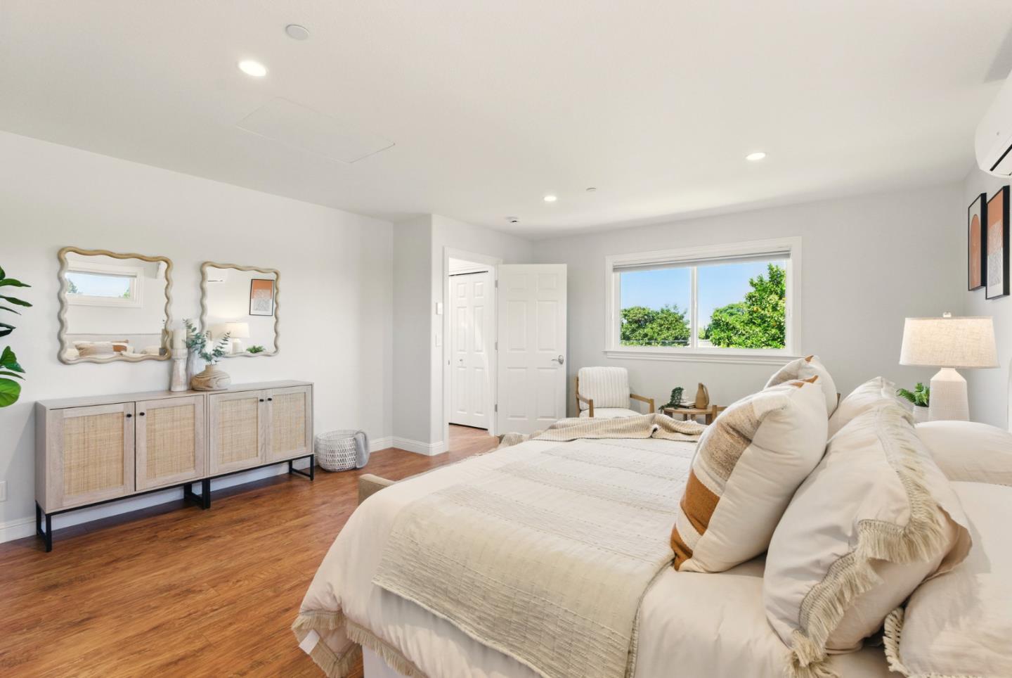 Detail Gallery Image 32 of 69 For 945 Lantana Dr, Sunnyvale,  CA 94086 - 5 Beds | 4 Baths