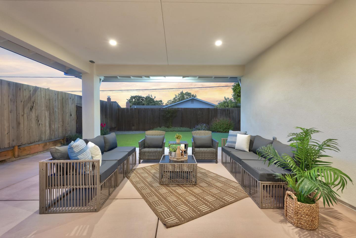 Detail Gallery Image 40 of 69 For 945 Lantana Dr, Sunnyvale,  CA 94086 - 5 Beds | 4 Baths