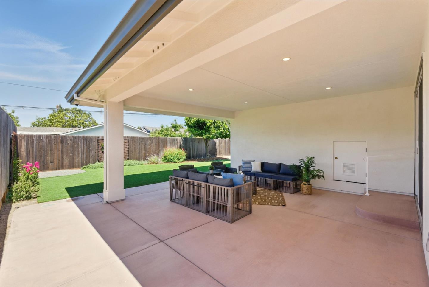 Detail Gallery Image 41 of 69 For 945 Lantana Dr, Sunnyvale,  CA 94086 - 5 Beds | 4 Baths