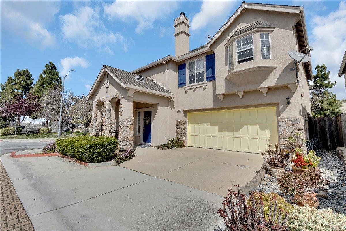 Detail Gallery Image 2 of 43 For 1898 Bradbury St, Salinas,  CA 93906 - 3 Beds | 2/1 Baths