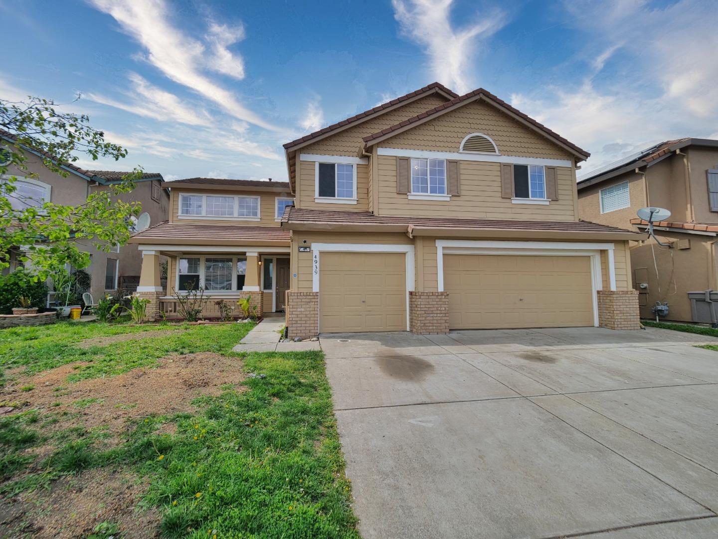 Detail Gallery Image 2 of 36 For 4939 Jetty Dr, Stockton,  CA 95206 - 5 Beds | 3 Baths