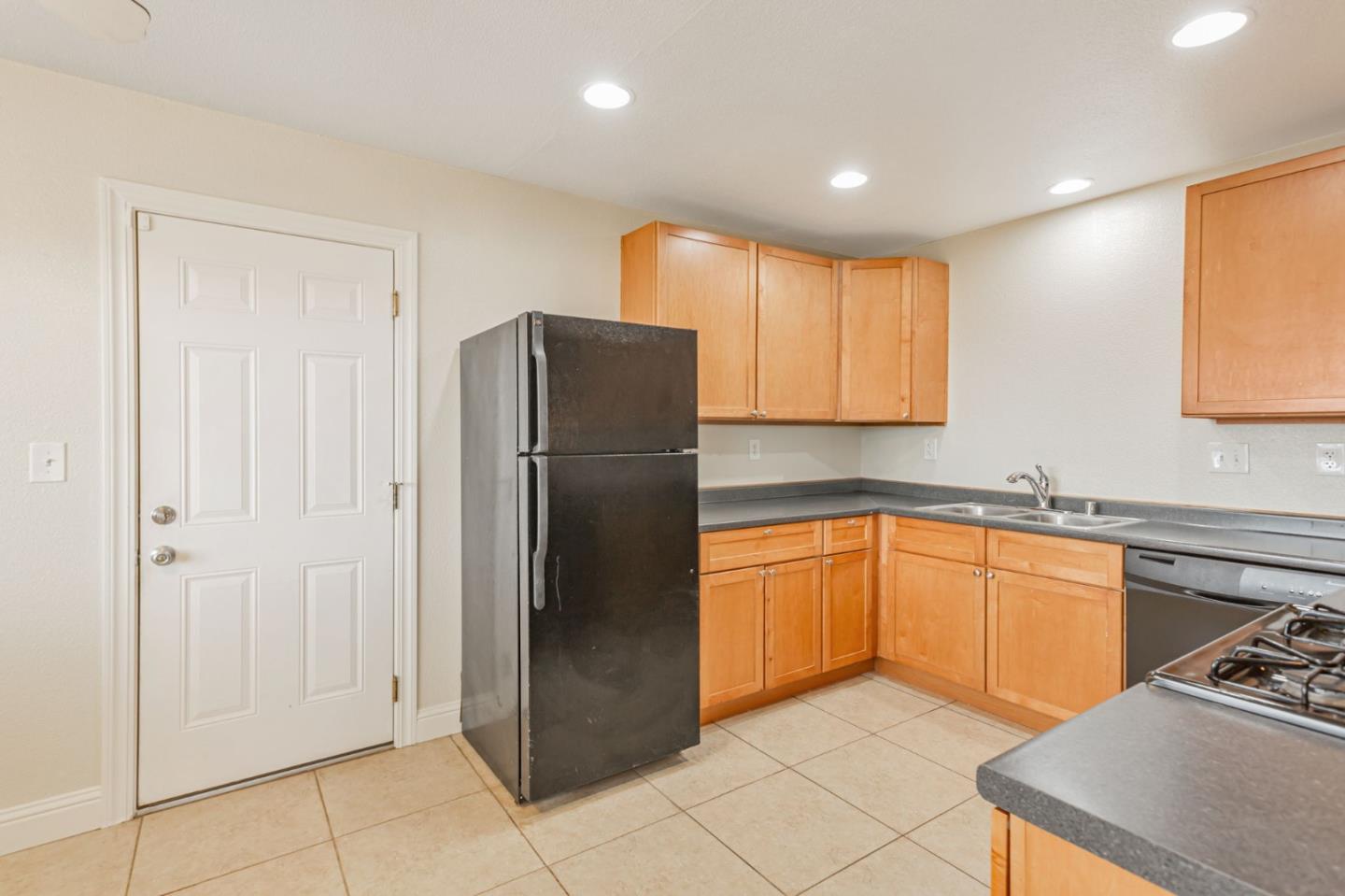 Detail Gallery Image 17 of 37 For 1762 Luzern St, Seaside,  CA 93955 - 3 Beds | 2 Baths