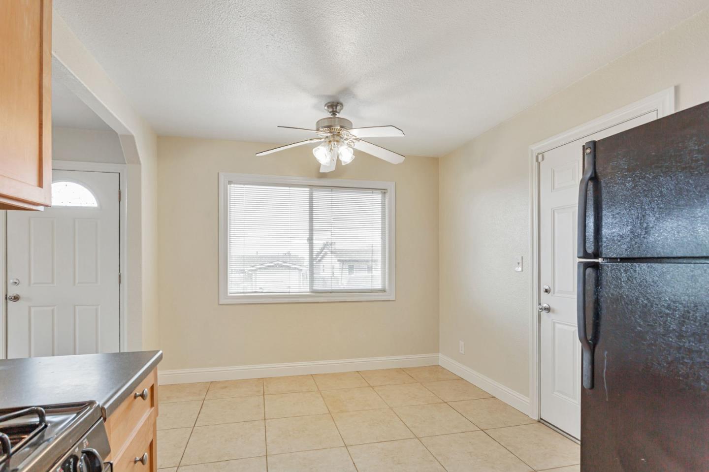 Detail Gallery Image 19 of 37 For 1762 Luzern St, Seaside,  CA 93955 - 3 Beds | 2 Baths