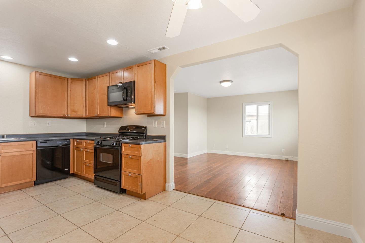 Detail Gallery Image 20 of 37 For 1762 Luzern St, Seaside,  CA 93955 - 3 Beds | 2 Baths