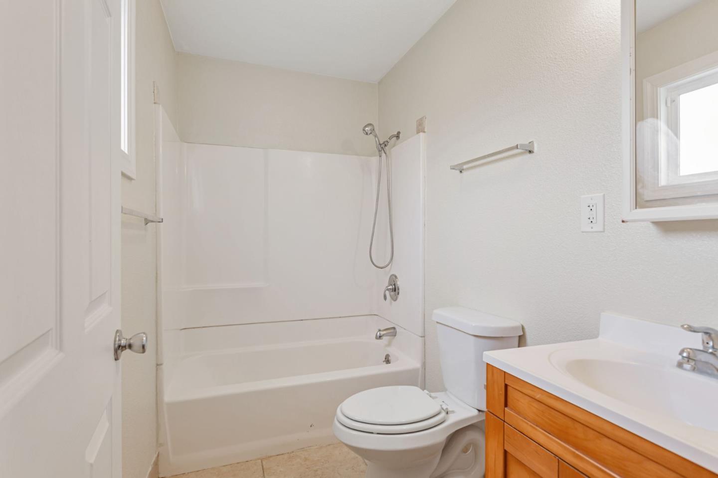 Detail Gallery Image 31 of 37 For 1762 Luzern St, Seaside,  CA 93955 - 3 Beds | 2 Baths